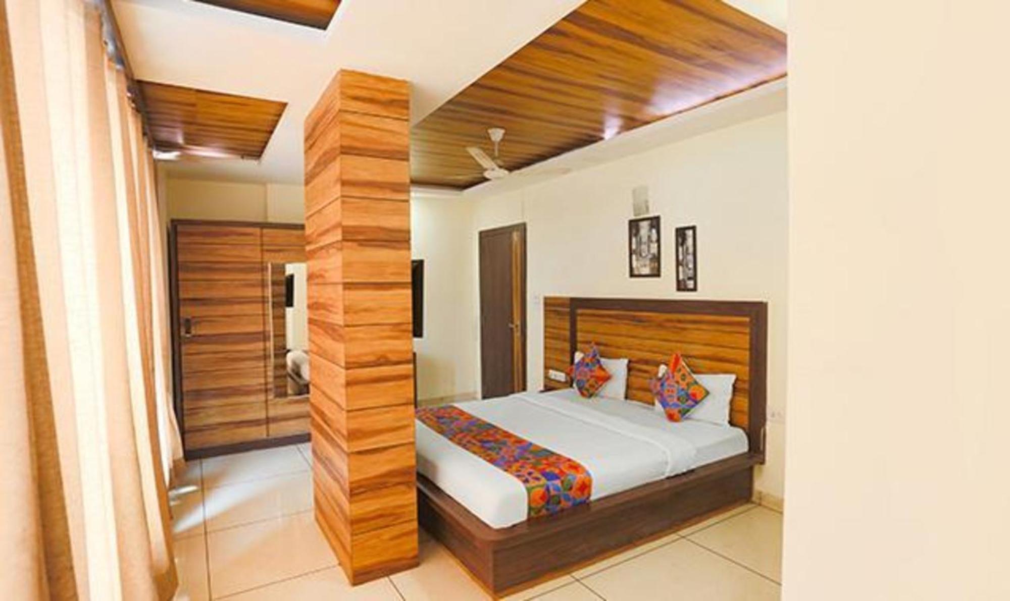 Fabexpress Madhuram Landmark Bhopal Extérieur photo